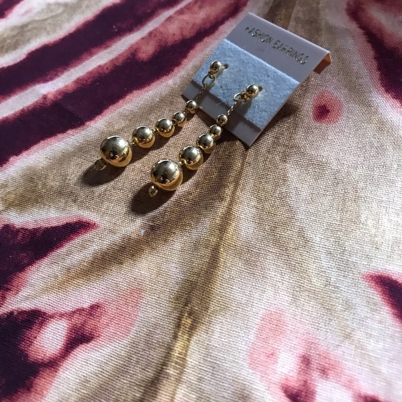 5/$20 ☀️Gorgeous Vintage Long Earrings - Picture 10 of 15